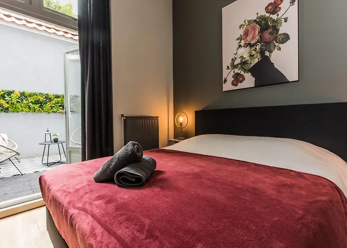 Haya Historic - Rose * Den Haag